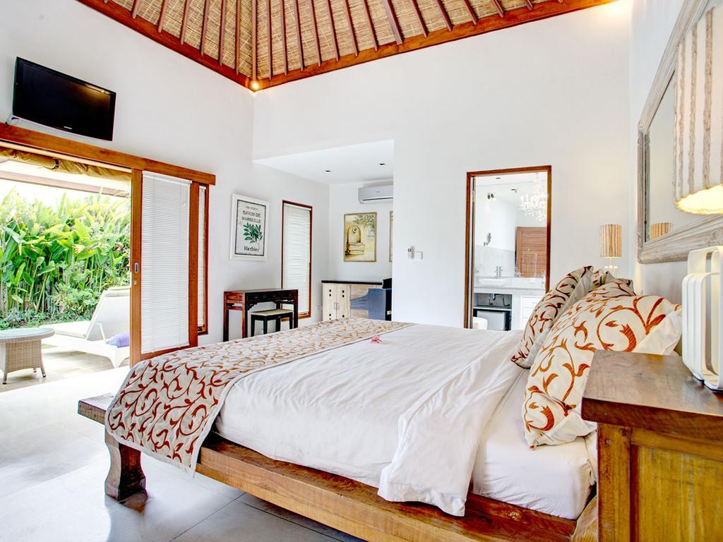 Shanti, Sitara Group विला *